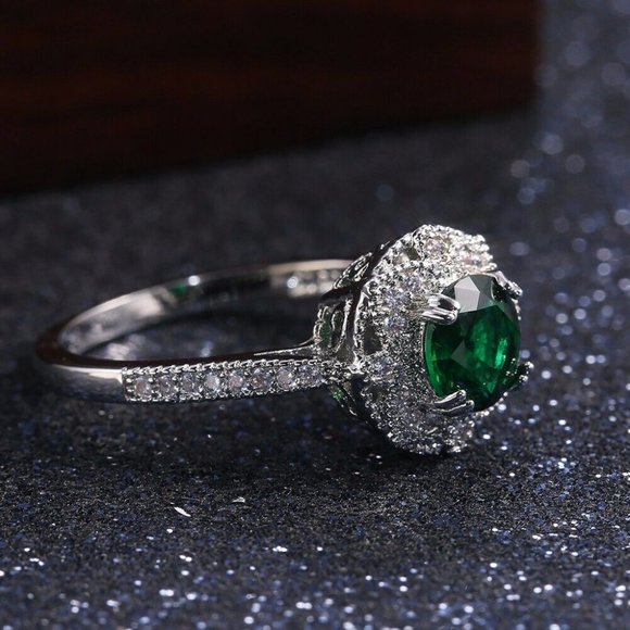New Elegant Women  925 Silver Emerald Ring - Picture 4 of 7